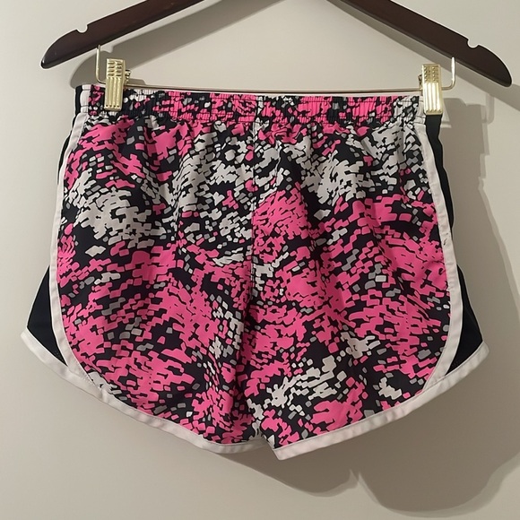 Nike Women's Pink and Black Athletic Shorts Size L - Picture 2 of 8